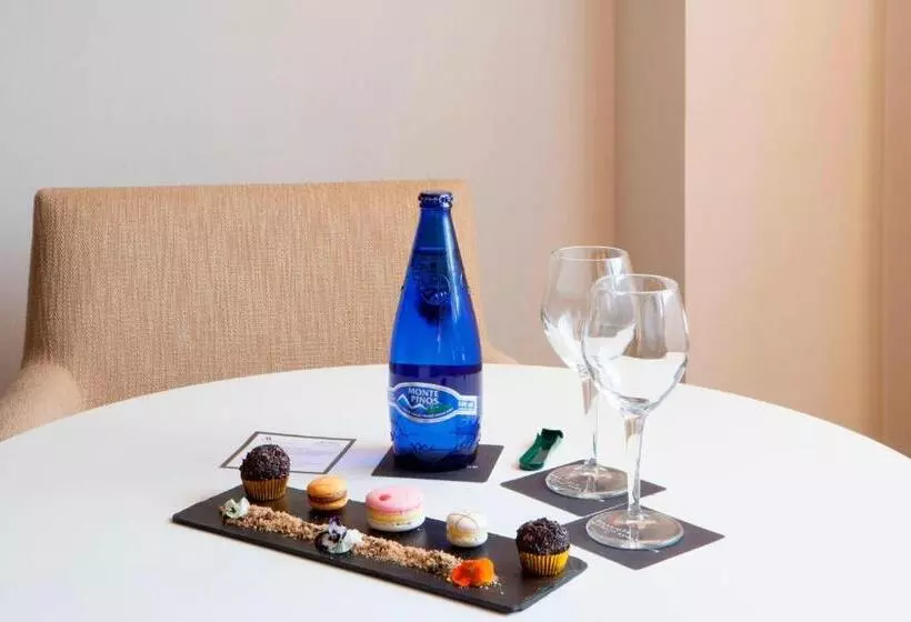 سوئیت اجرایی با تخت کینگ, Madrid Marriott Auditorium Hotel & Conference Center