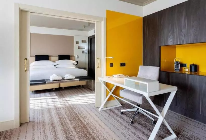 سوئیت اجرایی با تخت کینگ, Madrid Marriott Auditorium Hotel & Conference Center