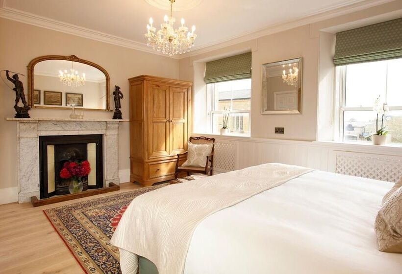 اتاق سوپریور با تخت بزرگ, Victoria House