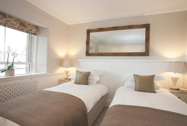 Standard room with outdoor bath, Victoria House