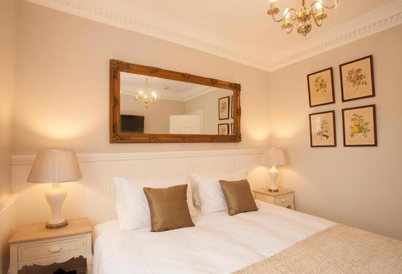 Standard room with outdoor bath, Victoria House