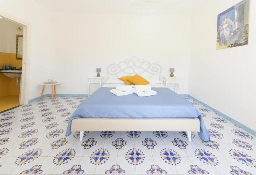 سوئیت جونیور با تراس, B&b Mediterraneo