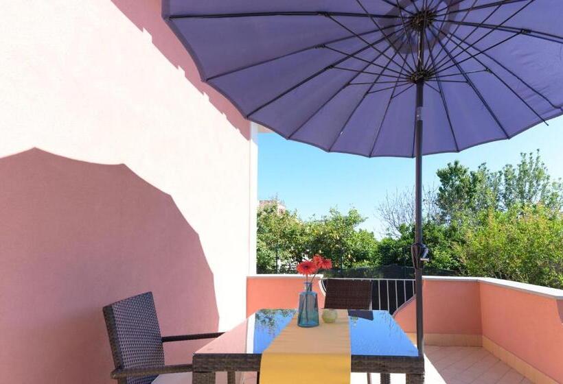 سوئیت جونیور با تراس, B&b Mediterraneo