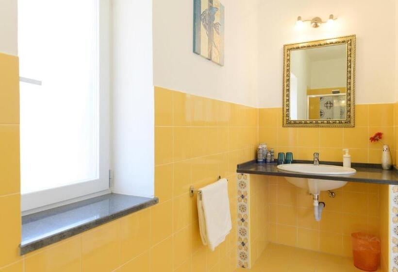 سوئیت جونیور با تراس, B&b Mediterraneo