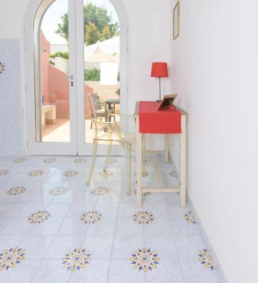 استودیوی سوپریور, B&b Mediterraneo