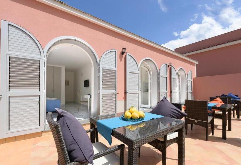 استودیوی سوپریور, B&b Mediterraneo