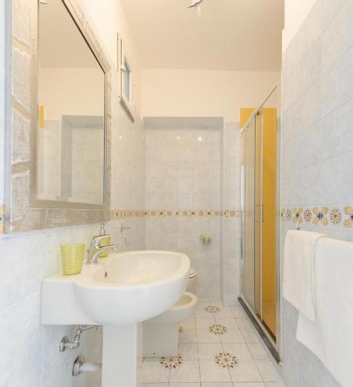 استودیوی سوپریور, B&b Mediterraneo