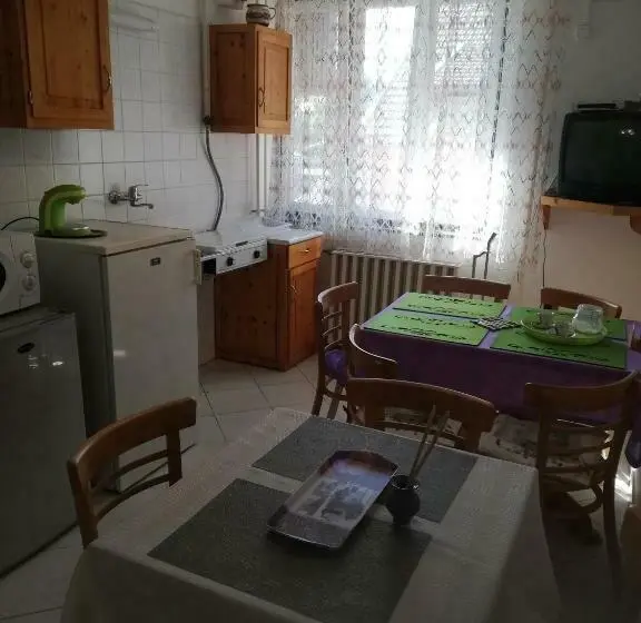 اتاق استاندارد, Székely Szállás
