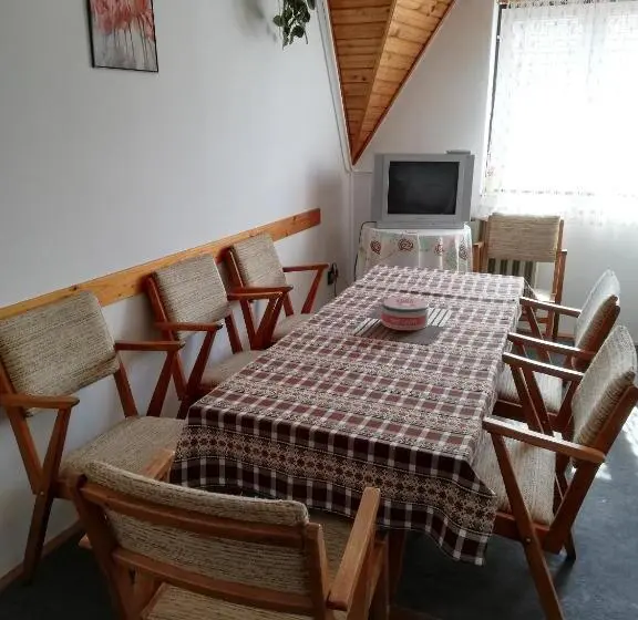 آپارتمان 2 خوابه, Székely Szállás