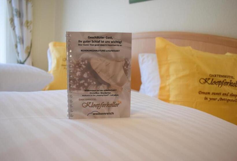 חדר סטנדרט לשלושה עם מרפסת, Gartenhotel Kloepferkeller