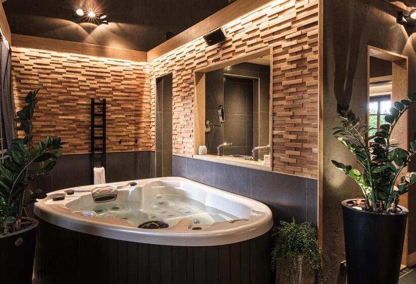 带按摩浴盆的套房, Le Domaine Des Prés Verts Suites & Chambres Avec Jacuzzi Privatif à Châteauneuf
