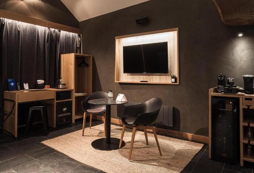 带按摩浴盆的套房, Le Domaine Des Prés Verts Suites & Chambres Avec Jacuzzi Privatif à Châteauneuf