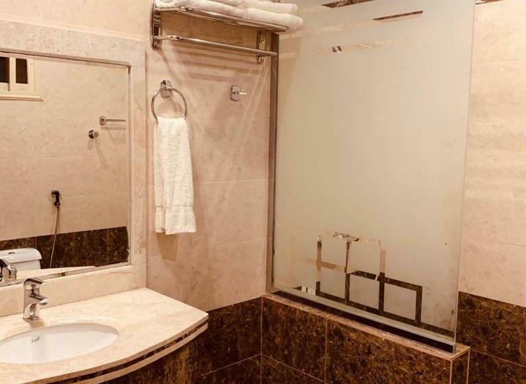 إستوديو ديلوكس, Manazel Aldana