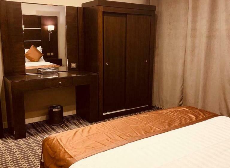 إستوديو ديلوكس, Manazel Aldana