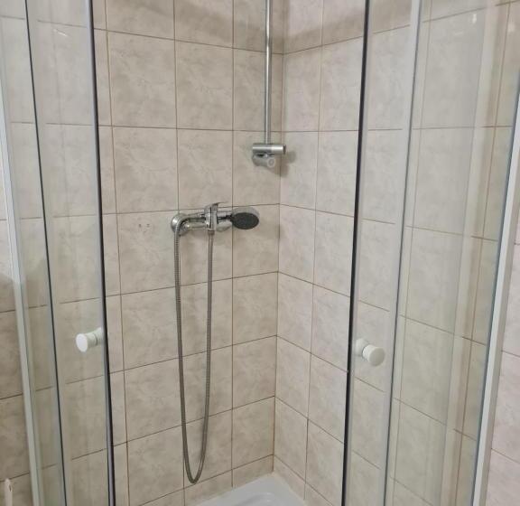 Номер Deluxe, Oroszlán Szigetvár