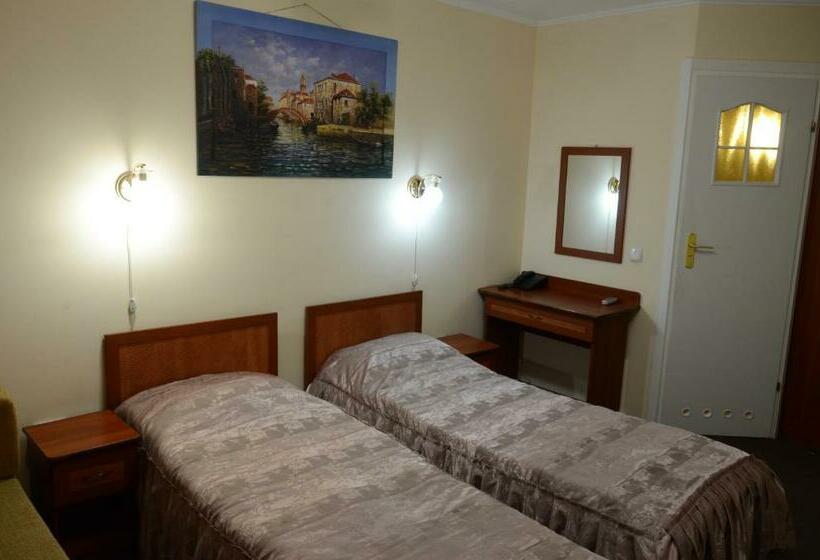 اتاق استاندارد, Burger Plus Inn