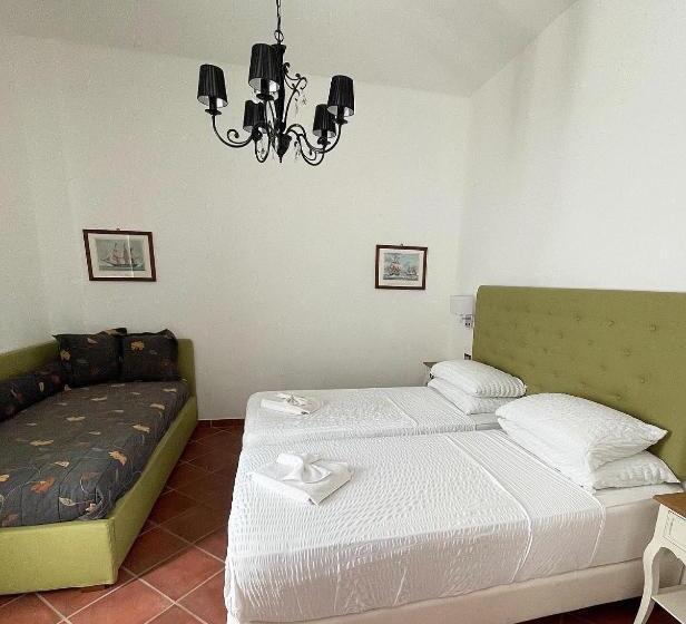 Camera Tripla Superiore, Dolce Vita Suite Alghero