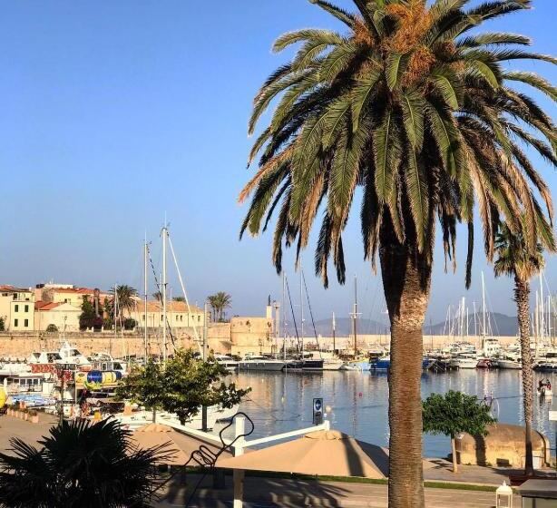סוויטת דלוקס נוף לים, Dolce Vita Suite Alghero