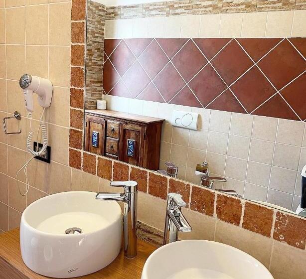 סוויטת דלוקס נוף לים, Dolce Vita Suite Alghero