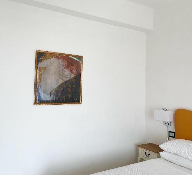 סוויטת דלוקס נוף לים, Dolce Vita Suite Alghero