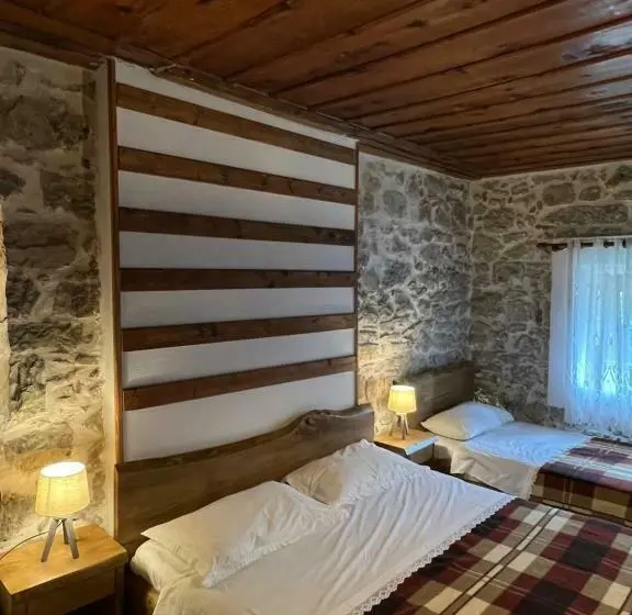 Quarto Familiar Vista Montanha, Molla Guest House