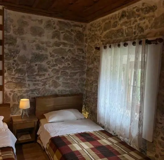 Quarto Familiar Vista Montanha, Molla Guest House