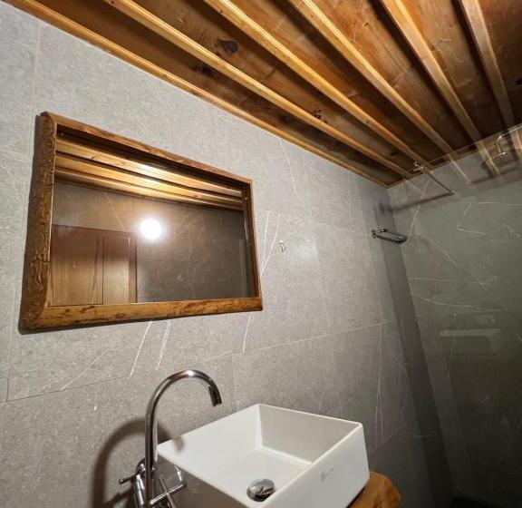 Семейный Номер Вид на Горы, Molla Guest House