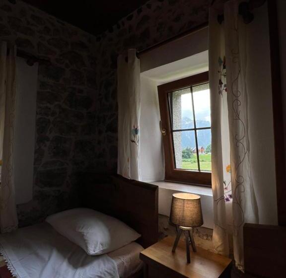 Семейный Номер Вид на Горы, Molla Guest House