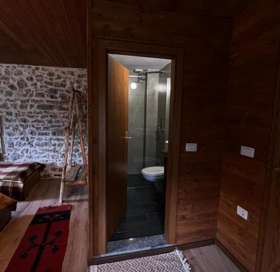 חדר משפחתי נוף להרים, Molla Guest House