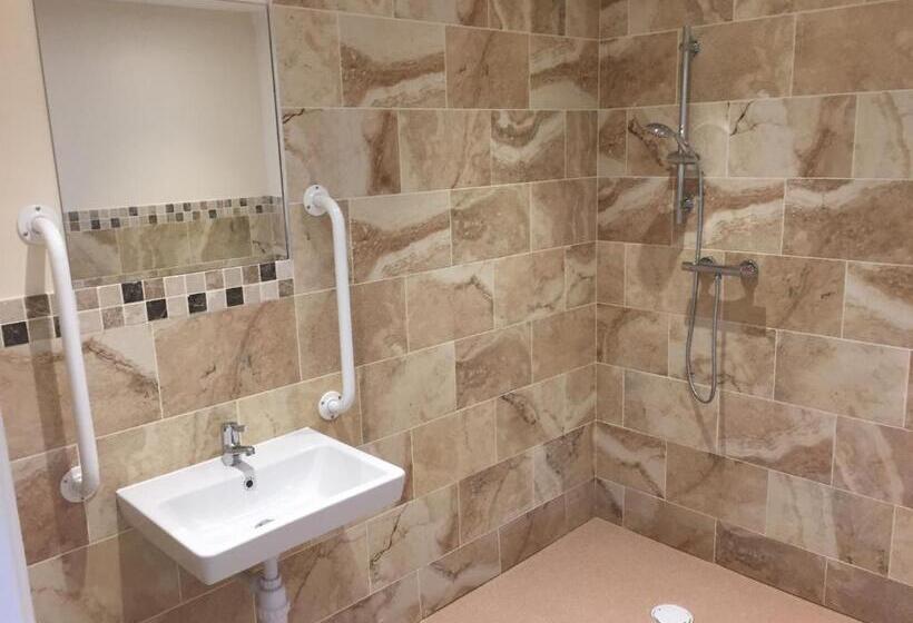 غرفة قياسية لذوى الاحتياجات الخاصة, Fir Tree Barn