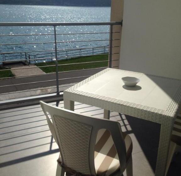 レイクビュースタンダードルーム, A Lago