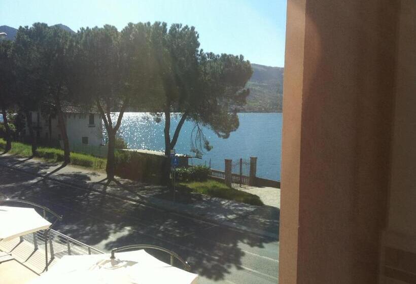 シングルデラックスルーム, A Lago