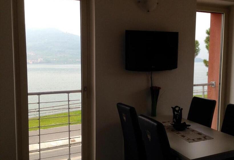 2 Bedrooms Apartment Lake View, A Lago