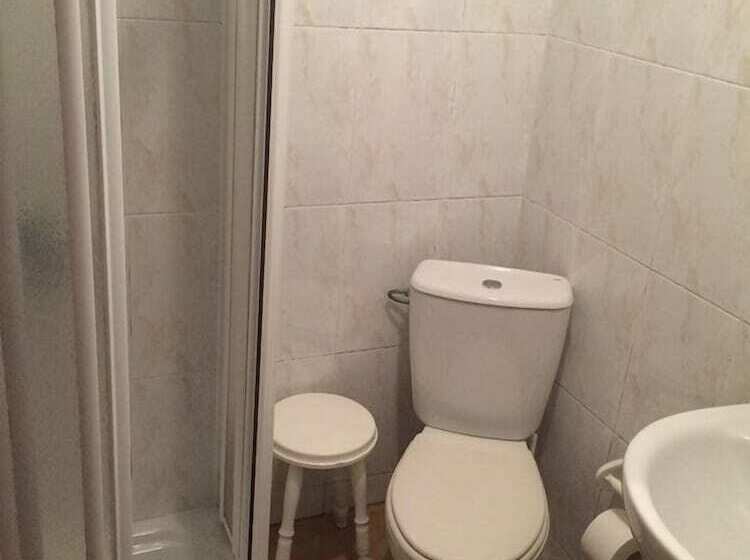 ベーシックルーム, Pensión O' Mesón