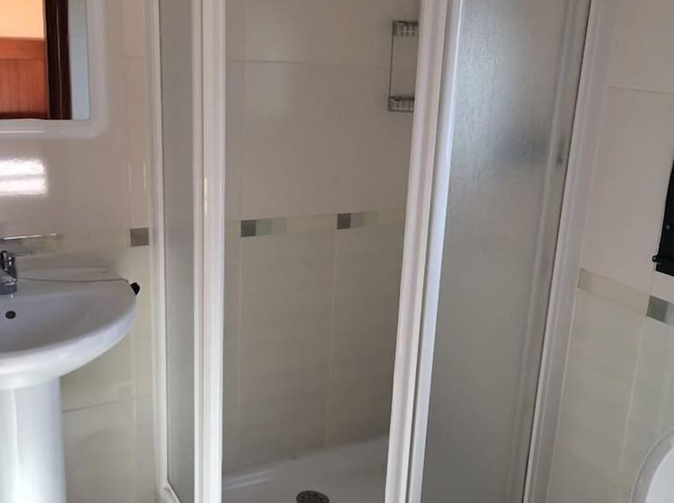 ベーシックルーム, Pensión O' Mesón