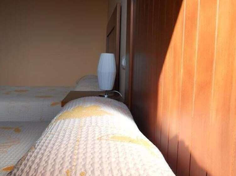 ベーシックルーム, Pensión O' Mesón