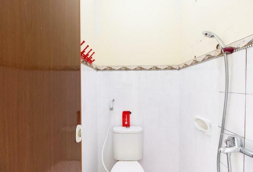 Номер Стандарт, Reddoorz @ Raya Janti Yogyakarta