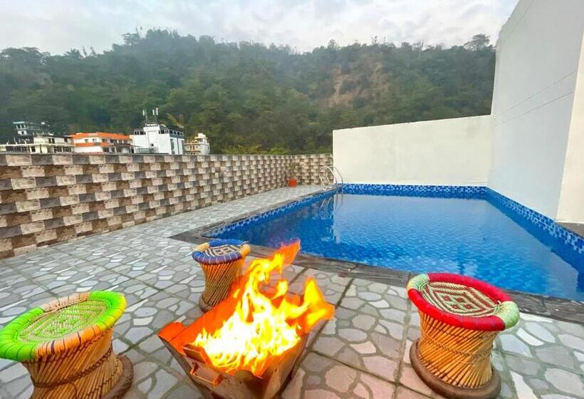 شقة غرفة واحدة, Kedar Inn