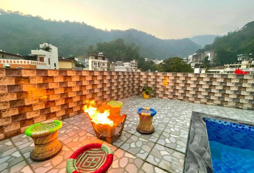 经济房, Kedar Inn