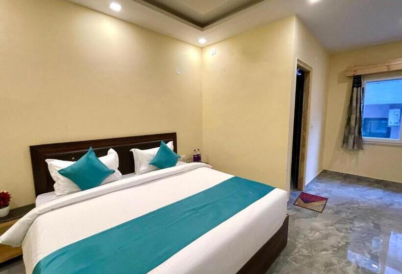 经济房, Kedar Inn