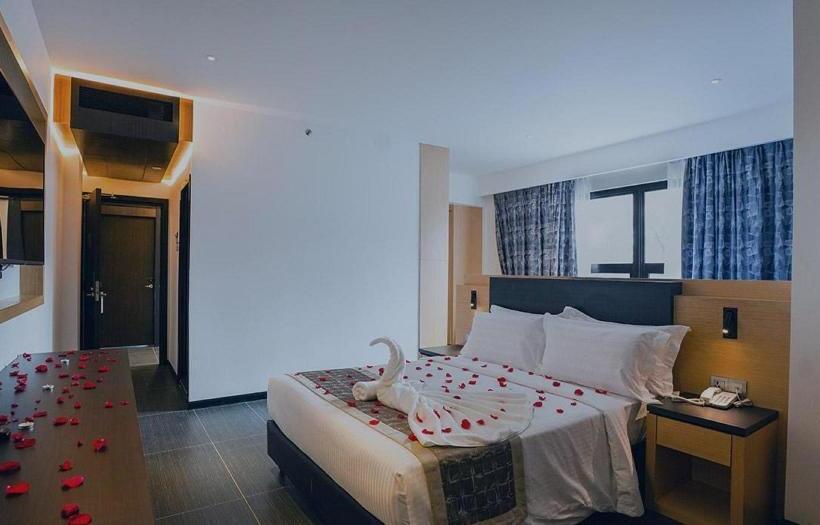 סוויטת ג'וניור, Tsr Seafront