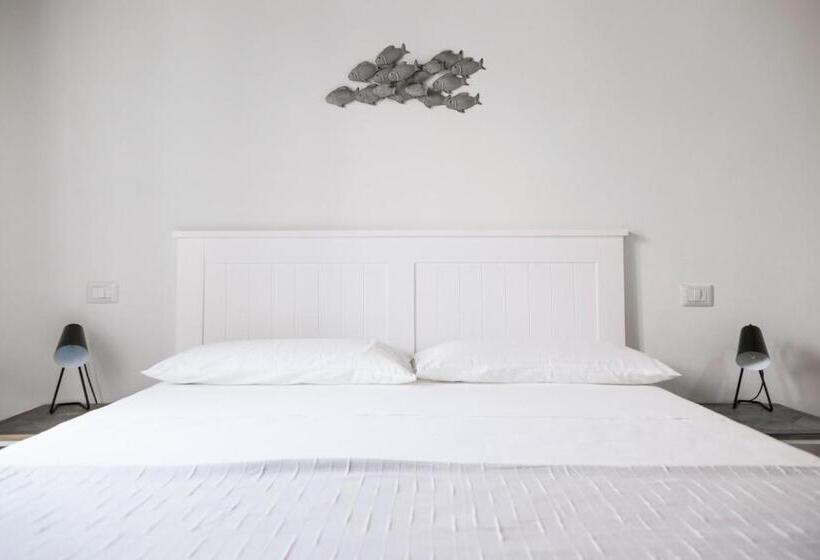 اتاق استاندارد یک تخته با بالکن, Indarsena B&b