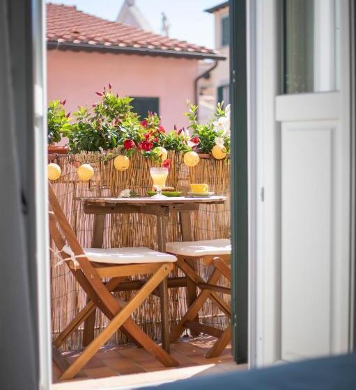 اتاق استاندارد یک تخته با بالکن, Indarsena B&b