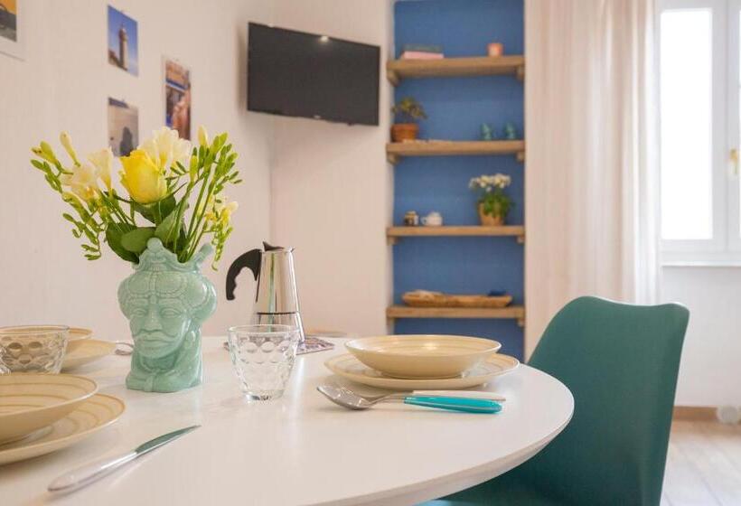 اتاق سوپریور خانوادگی, Indarsena B&b