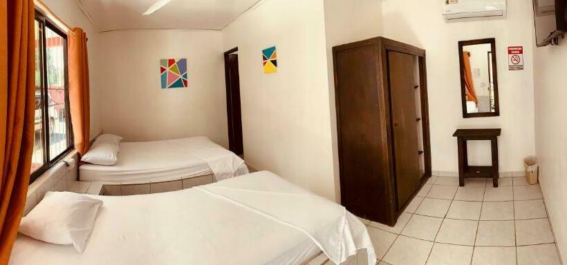 اتاق استاندارد سه نفره, Cabinas Jacomar