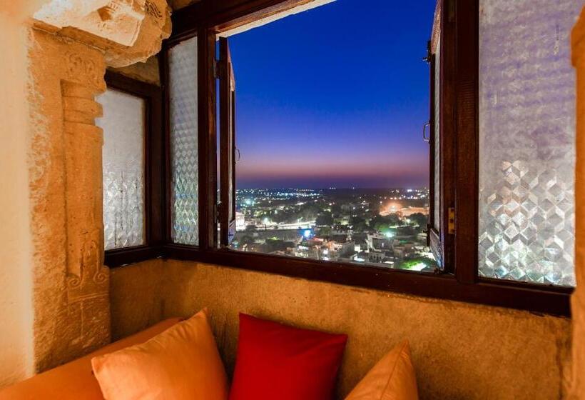 带大床的豪华间, Zostel Jaisalmer