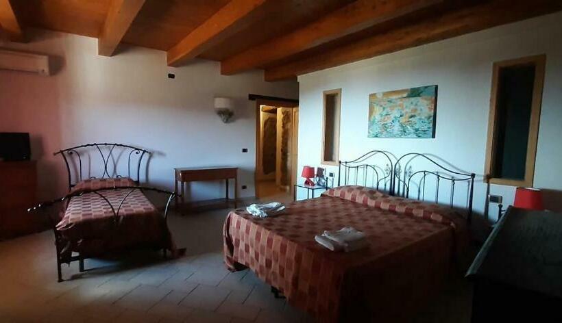 Трехместный Номер Deluxe Вид на Море, Il Borgo & Il Feudo