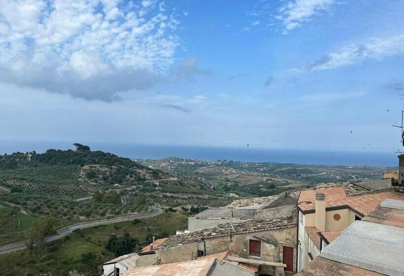 Номер Стандарт Вид на Море, Il Borgo & Il Feudo