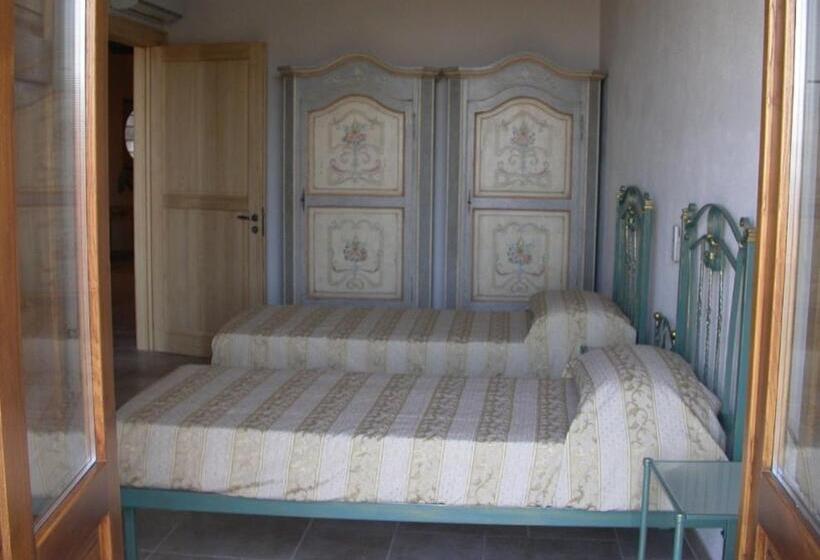 Номер Стандарт Вид на Море, Il Borgo & Il Feudo