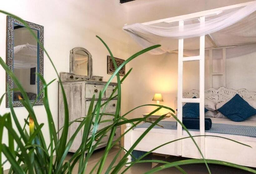 Номер Стандарт с Террасой, Badolina Bungalows